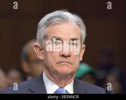 28. November 2017 - Washington, District of Columbia, Vereinigte Staaten von Amerika - Jerome H. Powell gibt am Dienstag, 28. November 2017 vor dem Senatsausschuss für Banken, Wohnungsbau und Stadtentwicklung Zeugnis über seine Ernennung zum Vorsitzenden des Board of Governors des Federal Reserve Systems auf dem Capitol Hill in Washington, DC. Credit: Ron Sachs / CNP (Credit Image: © Ron Sachs/CNP via ZUMA Wire) Stockfoto