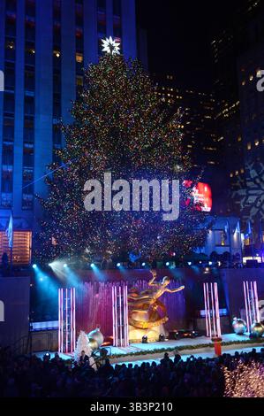 29. November 2017 - Manhattan, New York, USA - Weihnachtsbaumbeleuchtung im Rockefeller Center, Manhattan. Mittwoch, 29. November 2017 (Foto: © Andrew Savulich/TNS via ZUMA Wire) Stockfoto