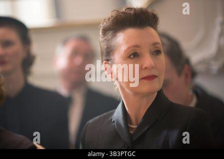 23. Januar 2018 - DATEI - 90. Oscar Awards Nominierungen UNTERSTÜTZUNG DER SCHAUSPIELERIN Lesley Manville, Phantom Thread - ERSCHEINUNGSDATUM: 6. April 2018 TITEL: Phantom Thread STUDIO: Focus Features REGISSEUR: Paul Thomas Anderson HANDLUNG: Reynolds Woodcock spielt in den 1950er Jahren in London und ist eine renommierte Schneiderin, deren anspruchsvolles Leben von einer jungen, willensstarken Frau, Alma, die zu seiner Muse und Geliebten wird, gestört. DIE HAUPTROLLE: LESLEY MANVILLE als Cyril. (Credit Image: © Focus Features/Entertainment Pictures/ZUMAPRESS.com) Stockfoto