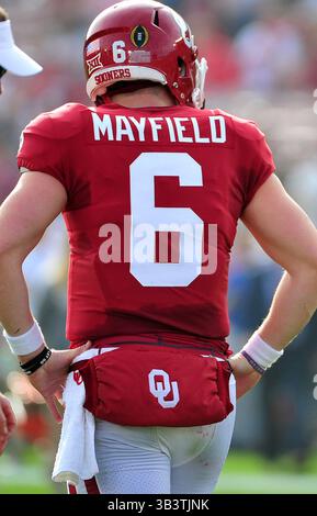 Januar 2018. Oklahoma Sooners Quarterback Baker Mayfield #6 feiert einen OU Touchdown während des Halbfinalspiels 2018 zwischen den Oklahoma Sooners und den Georgia Bulldogs im Rose Bowl Stadium in Pasadena, CA. John Green/CSM(Credit Image: &Copy; John Green/CSM via ZUMA Wire) Stockfoto