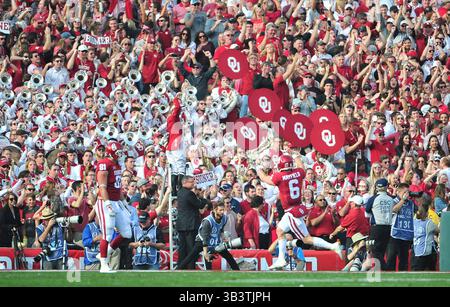 Januar 2018. Oklahoma Sooners Quarterback Baker Mayfield #6 feiert einen OU Touchdown während des Halbfinalspiels 2018 zwischen den Oklahoma Sooners und den Georgia Bulldogs im Rose Bowl Stadium in Pasadena, CA. John Green/CSM(Credit Image: &Copy; John Green/CSM via ZUMA Wire) Stockfoto