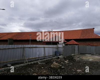 Januar 2018 - Jakarta, Jakarta, Indonesien - Jakarta, Indonesien, 28. Januar 2018 : nach 100 Tagen nach Jakarta neuer Gouverneur und Stellvertreter : ANIES BASWEDAN und SANDIAGA UNO herrschten Jakarta, die Entwicklung Jakartas rückwärts als chaotisches Geschehen auf dem Tanah Abang Markt, indem sie Menschen auf der Straße verkaufen ließen, die Situation im Aquarium Village, die noch keine Lösung hat, und die Ciliwung River Normalisierung, die aufgab, als in der Ahok Ära die Normalisierung gut läuft. Der einzige Fortschritt ist die Entwicklung des neuen Fischmarktes im Aquarium Village. Obwohl viele umstrittene Entscheidungen getroffen wurden Stockfoto