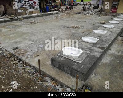 Januar 2018 - Jakarta, Jakarta, Indonesien - Jakarta, Indonesien, 28. Januar 2018 : nach 100 Tagen nach Jakarta neuer Gouverneur und Stellvertreter : ANIES BASWEDAN und SANDIAGA UNO herrschten Jakarta, die Entwicklung Jakartas rückwärts als chaotisches Geschehen auf dem Tanah Abang Markt, indem sie Menschen auf der Straße verkaufen ließen, die Situation im Aquarium Village, die noch keine Lösung hat, und die Ciliwung River Normalisierung, die aufgab, als in der Ahok Ära die Normalisierung gut läuft. Der einzige Fortschritt ist die Entwicklung des neuen Fischmarktes im Aquarium Village. Obwohl viele umstrittene Entscheidungen getroffen wurden Stockfoto