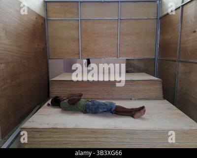 Januar 2018 - Jakarta, Jakarta, Indonesien - Jakarta, Indonesien, 28. Januar 2018 : nach 100 Tagen nach Jakarta neuer Gouverneur und Stellvertreter : ANIES BASWEDAN und SANDIAGA UNO herrschten Jakarta, die Entwicklung Jakartas rückwärts als chaotisches Geschehen auf dem Tanah Abang Markt, indem sie Menschen auf der Straße verkaufen ließen, die Situation im Aquarium Village, die noch keine Lösung hat, und die Ciliwung River Normalisierung, die aufgab, als in der Ahok Ära die Normalisierung gut läuft. Der einzige Fortschritt ist die Entwicklung des neuen Fischmarktes im Aquarium Village. Obwohl viele umstrittene Entscheidungen getroffen wurden Stockfoto