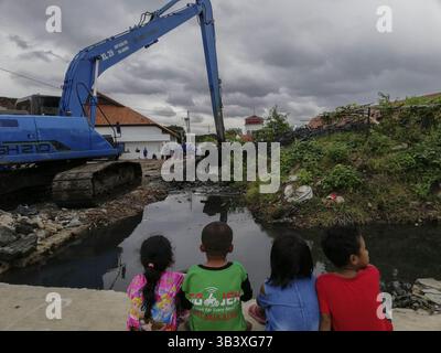 Januar 2018 - Jakarta, Jakarta, Indonesien - Jakarta, Indonesien, 28. Januar 2018 : nach 100 Tagen nach Jakarta neuer Gouverneur und Stellvertreter : ANIES BASWEDAN und SANDIAGA UNO herrschten Jakarta, die Entwicklung Jakartas rückwärts als chaotisches Geschehen auf dem Tanah Abang Markt, indem sie Menschen auf der Straße verkaufen ließen, die Situation im Aquarium Village, die noch keine Lösung hat, und die Ciliwung River Normalisierung, die aufgab, als in der Ahok Ära die Normalisierung gut läuft. Der einzige Fortschritt ist die Entwicklung des neuen Fischmarktes im Aquarium Village. Obwohl viele umstrittene Entscheidungen getroffen wurden Stockfoto