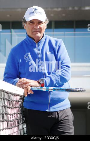 28. Februar 2017: Der spanische Tennistrainer TONI NADAL ist der Onkel und Ex-Trainer der Tennislegende Rafael NADAL und der ältere Bruder des spanischen Fußballspielers Miguel Nadal. Als er 2017 das Training von Rafa abbrach, war Toni der erfolgreichste Trainer in der Geschichte des Tennis in Bezug auf Grand Slam-Titel und gewann 16 Grand Slam-Trophäen mit Rafael Nadal. Heute ist er Direktor der Rafa Nadal Akademie auf Mallorca. (Kreditbild: © Clara Margais via ZUMA Wire) Stockfoto