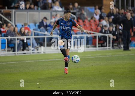 San Jose, Usa. März 2025. Mittelfeldspieler Cristian Espinoza #10 von San Jose Earthakes kontrolliert den Ball während des MLS-Turnierspiels zwischen San Jose Earthakes und Colorado Rapids im PayPal Park. Endpunktzahl: Colorado Rapids 2-1 San Jose Earthquakes. Am 15. März 2025 in San Jose, Kalifornien. (Foto: Ismael Sanchez Garcia/Eyepix Group/SIPA USA) Credit: SIPA USA/Alamy Live News Stockfoto
