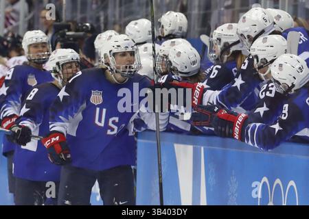 22. Februar 2018: Pyeongchang, KOREA - US-Stürmer Monique Lamoureux-Morando (7), nachdem er bei den Olympischen Winterspielen 2018 im Gangneung Hockey Centre 2-2 Punkte erzielte. Die USA schlugen Kanada 3-2 in einem Überstunden-Schießerei. (Bild: © David McIntyre via ZUMA Wire) Stockfoto