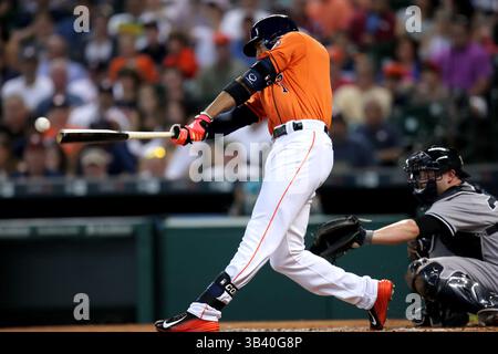 26. JUNI 2015: Houston Astros Shortstop Carlos Correa #1 trifft einen Baseballball für ein Out während des MLB-Baseballspiels zwischen den Houston Astros und den New York Yankees vom Minute Maid Park in Houston, Texas. (Obligatorischer Vermerk: Erik Williams/CSM)(Bild: © Erik Williams/Cal Sport Media/ZUMAPRESS.com) Stockfoto