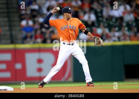 26. JUNI 2015: Houston Astros Shortstop Carlos Correa #1 wirft einen Ball in die erste Basis, um während des MLB-Baseballspiels zwischen den Houston Astros und den New York Yankees aus Minute Maid Park in Houston, Texas, einen Feldball zu spielen. (Obligatorischer Vermerk: Erik Williams/CSM)(Bild: © Erik Williams/Cal Sport Media/ZUMAPRESS.com) Stockfoto