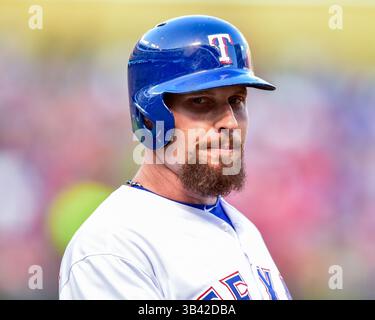 15. AUGUST 2015: Die Texas Rangers verließen den Feldspieler Josh Hamilton (32) bei bat. Während eines MLB-Spiels zwischen den Tampa Bay Rays und den Texas Rangers im Globe Life Park in Arlington, TX, gewinnen die Rangers 12:4. Manny Flores/CSM Stockfoto