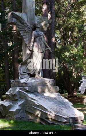 26. Mai 2015 - New York, New York, USA - Woodlawn Cemetery. Webster Avenue Ecke East 233rd Street. Woodlawn 4 (Mo-so 8:30-17/nach vorheriger Genehmigung durch Fotografien). Telefon 718-920-0500. Einer der interessantesten Orte in Bronx, könnte der Woodlawn Cemetery sein, wo sie als berühmte Namen wie Miles Davis oder Duke Ellinton und andere historische Persönlichkeiten enden. Am Eingang können sie Ihnen auf einer Karte mitteilen, wo die Gräber verschieden sind. (Bild: © Sergi Reboredo/ZUMA Wire/ZUMAPRESS.com) Stockfoto