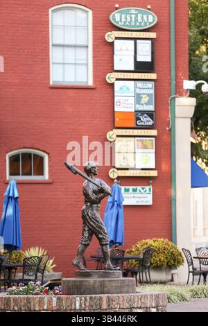 19. September 2015: Greenville, SC, Vereinigte Staaten von Amerika - die Statue des Baseballspielers Joe Jackson im historischen West End an der Main Street im Zentrum von Greenville, South Carolina. (Bild: © Richard Ellis Via ZUMA Wire) Stockfoto
