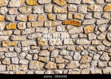 Natursteinmauer - Frankreich. Stockfoto
