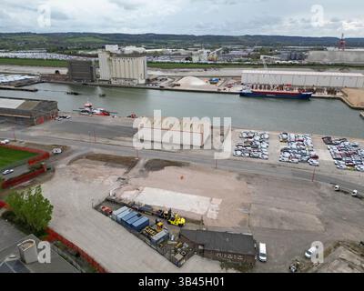 Drohnenansicht der Avonmouth Docks, Bristol, Großbritannien, April 2025 Stockfoto