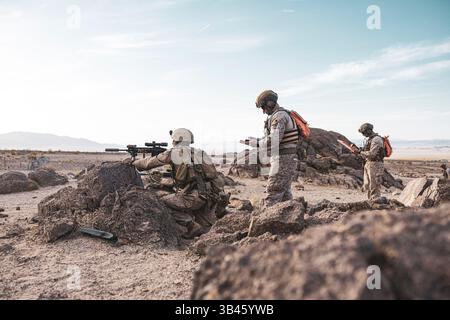 Cade Clement, ein Eingeborener aus Michigan, Teamführer des 3. Littoral Combat Teams, 3. Marine Regiment, 3. Marine Division, links, Pro Stockfoto