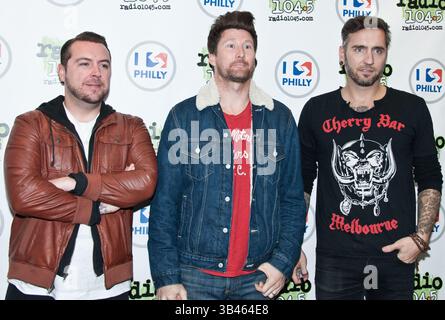 Joseph Milligan, Stephen Christian und Christian McAlhaney von Anberlin treten am 23. Oktober 2013 im Radio 104's Performance Theatre in Bala Cynwyd auf Stockfoto