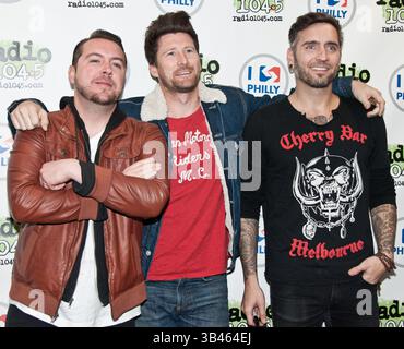 Joseph Milligan, Stephen Christian und Christian McAlhaney von Anberlin treten am 23. Oktober 2013 im Radio 104's Performance Theatre in Bala Cynwyd auf Stockfoto