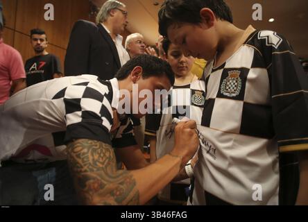 1. September 2015 - Na - Porto, 01/09/2015 - Präsentation von zwei Verstärkungen für Boavista Futebol Clube, Rivaldinho und Renato Santos, in Anwesenheit des Weltmeisters Rivaldo. (Foto: © Leonel de Castro/Global Imagens via ZUMA Press/ZUMAPRESS.com) Stockfoto