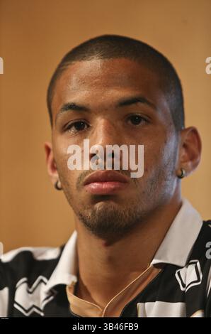 1. September 2015 - Na - Porto, 01/09/2015 - Präsentation von zwei Verstärkungen für Boavista Futebol Clube, Rivaldinho und Renato Santos, in Anwesenheit des Weltmeisters Rivaldo. (Foto: © Leonel de Castro/Global Imagens via ZUMA Press/ZUMAPRESS.com) Stockfoto