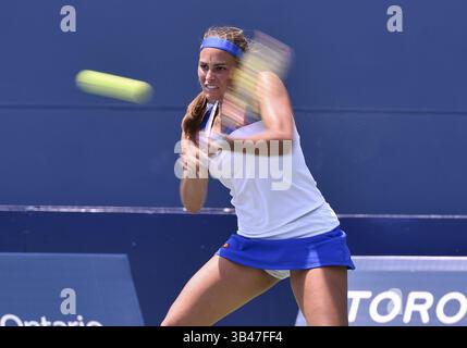 13. Juli 2015 – Toronto, Ontario, Kanada – 13. Juli 2015: Monica Puig aus Puerto Rico tritt im kanadischen Tennis Centre bei den Pan am Games in Toronto 2015 in Toronto an. Monica gewann mit 2 Sätzen gegen 0 und erreichte damit das Viertelfinale. (Bild: © Steve Kingsman/ZUMA Wire/ZUMAPRESS.com) Stockfoto