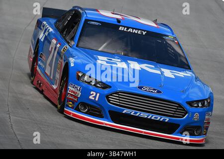 21. August 2015: RYAN BLANEY (21), Fahrer der NASCAR Sprint Cup-Serie in Bristol, Tennessee, USA, während des Trainings für das Irwin Tools Night Race. (Bild: © Jasen Vinlove Via ZUMA Wire) Stockfoto