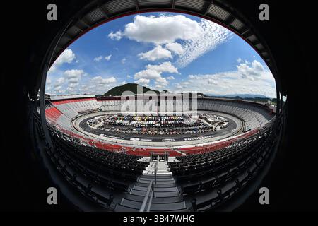 21. August 2015: Bristol, Tennessee, USA: Ein Überblick über den Bristol Motor Speedway während des Trainings für das Irwin Tools Night Race. (Bild: © Jasen Vinlove Via ZUMA Wire) Stockfoto
