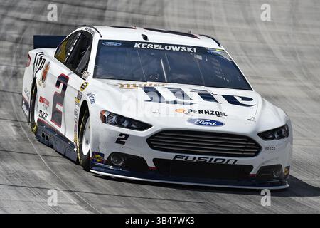 21. August 2015: BRAD KESELOWSKI (2), Fahrer der NASCAR Sprint Cup-Serie in Bristol, Tennessee, USA, während des Trainings für das Irwin Tools Night Race. (Bild: © Jasen Vinlove Via ZUMA Wire) Stockfoto