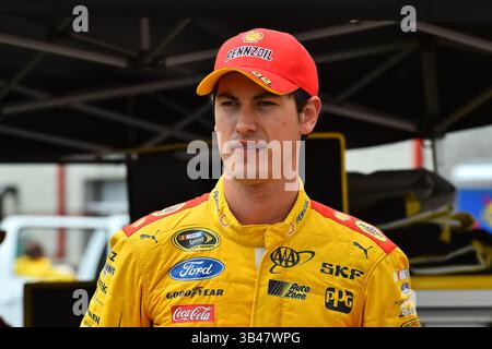 21. August 2015: JOEY LOGANO, Fahrer der NASCAR Sprint Cup-Serie in Bristol, Tennessee, USA, während des Trainings für das Irwin Tools Night Race. (Bild: © Jasen Vinlove Via ZUMA Wire) Stockfoto