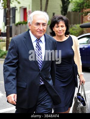 29. August 2011 – Dominique Strauss-Kahn und seine Frau Anne Sinclair kehren nach Washington, D.C, Amerika – 29. August 2011 zurück. (Kreditbild: ©Ron Sachs/CNP via ZUMA Wire) Stockfoto