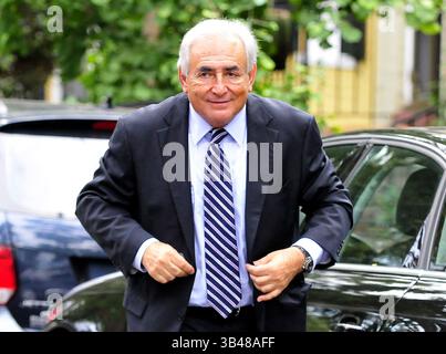 29. August 2011 – Dominique Strauss-Kahn. Dominique Strauss-Kahn und seine Frau Anne Sinclair kehren nach Hause, Washington, D.C, Amerika, 29. August 2011. (Kreditbild: ©Ron Sachs/CNP via ZUMA Wire) Stockfoto