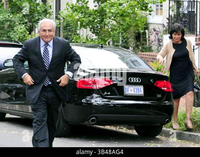 29. August 2011 – Dominique Strauss-Kahn und seine Frau Anne Sinclair kehren nach Washington, D.C, Amerika – 29. August 2011 zurück. (Kreditbild: ©Ron Sachs/CNP via ZUMA Wire) Stockfoto