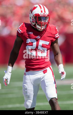 12. September 2015: Wisconsin Badgers Cornerback Derrick Tindal #25 während des NCAA Football-Spiels zwischen den Miami (Ohio) Redhawks und den Wisconsin Badgers im Camp Randall Stadium in Madison, WI. Wisconsin besiegte Miami (Ohio) mit 58:0. John Fisher/CSM(Bild: © John Fisher/CSM via ZUMA Wire) Stockfoto