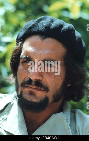 10. Juli 2015: Der Schauspieler OMAR SHARIF, bekannt für seine Rollen in den Filmklassikern Lawrence von Arabien und Doktor Schiwago, starb im Alter von 83 Jahren. Der in Ägypten geborene Sharif gewann zwei Golden Globe Awards und eine Oscar-Nominierung für seine Rolle als Sherif Ali in David Lean's Epos Lawrence von Arabien 1962. Drei Jahre später gewann er einen weiteren Golden Globe für Doktor Schiwago. Anfang dieses Jahres bestätigte sein Agent, dass ihm Alzheimer-Krankheit diagnostiziert wurde. Sein Agent Steve Kenis sagte: "Er erlitt heute Nachmittag einen Herzinfarkt in einem Krankenhaus in Kairo." Bild: 1969; Che! Originaltitel: Che!, Bild: Omar Sharif, Stockfoto