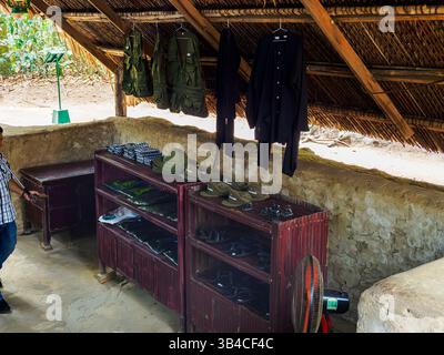 Souvenirs verkauft im Cu Chi Tunnels Freilichtmuseum in Saigon, Vietnam Stockfoto