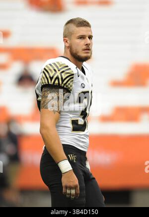 12. September 2015: Wake Forest Punter Alexander Kinal (38) besiegte Wake Forest 30-17 im Carrier Dome in Syracuse, NY. Foto von Alan Schwartz/CalSportMedia (Kreditbild: © Alan Schwartz/CSM via ZUMA Wire) Stockfoto