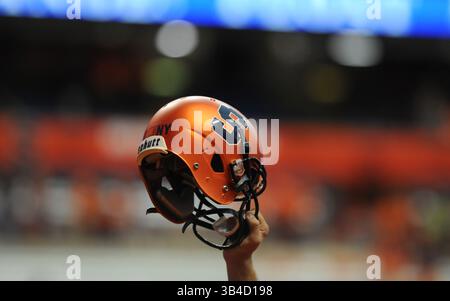 12. September 2015: Syracuse besiegte Wake Forest 30-17 im Carrier Dome in Syracuse, NY. Foto von Alan Schwartz/CalSportMedia (Kreditbild: © Alan Schwartz/CSM via ZUMA Wire) Stockfoto