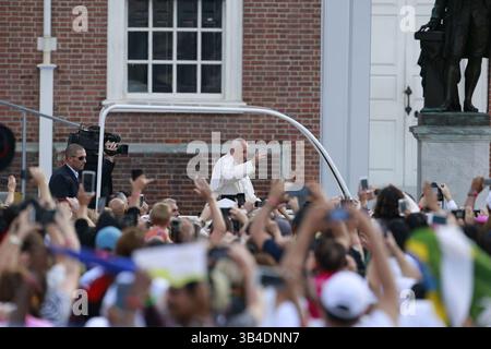 26. September 2015 - Philadelphia, PA, USA - Papst Franziskus hält eine Rede in der Independence Hall in Philadelphia am Samstag, 26. September 2015. (Bild: © David Swanson/TNS via ZUMA Wire) Stockfoto