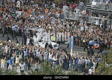 26. September 2015 - Philadelphia, PA, USA - Papst Franziskus kommt am Samstag, 26. September 2015 in der Independence Hall in Philadelphia an. (Bild: © Elizabeth Robertson/TNS via ZUMA Wire) Stockfoto