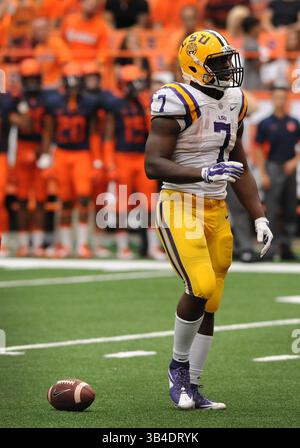 26. September 2015: LSU Running Back Leonard Fournette (7) als LSU Syracuse 34-24 im Carrier Dome in Syracuse, NY, besiegte. Foto von Alan Schwartz/Cal Sport Media (Kreditbild: © Alan Schwartz/CSM via ZUMA Wire) Stockfoto