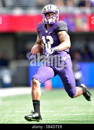 26. September 2015.. Washington Huskies Fullback Dwayne Washington #12 im Kampf gegen die California Golden Bears im Husky Stadium in Seattle, WA. Kalifornien besiegt Washington 30 - 24. George Holland / Cal Sport Media.(Bild: © George Holland/CSM via ZUMA Wire) Stockfoto