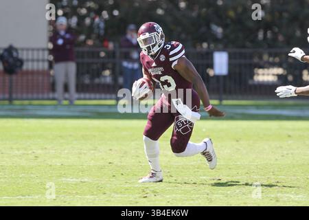 16. Oktober 2015: Die Mississippi State Bulldogs Running Back Dontavian Lee (33) laufen während des NCAA Football-Spiels zwischen den Mississippi State Bulldogs und den Louisiana Tech Bulldogs im Davis Wade Stadium in Starkville, MS. Chuck Lick/CSM(Kreditbild: © Chuck Lick/CSM via ZUMA Wire) Stockfoto