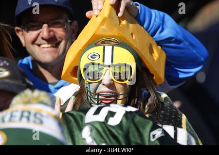 18. Oktober 2015 - Green Bay, WI, USA - Heckklappe der Packers Fans am Lambeau Field vor dem Spiel der Chargers-Packers am 18. Oktober 2015 in Green Bay, Wiss. Die Green Bay Packers schlugen die Chargers 27-20. (Bild: © K.C. Alfred/TNS via ZUMA Wire) Stockfoto