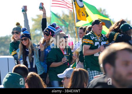 Oktober 2015 - Green Bay, WI, USA - GREEN BAY, WI-14. OKTOBER 2015 | Lader und Packers Fans Heckklappe am Lambeau Field vor dem Spiel Chargers-Packers. | (K.C. Alfred/ San Diego Union-Tribune (Bild: © K.C. Alfred/U-T San Diego Via ZUMA Wire) Stockfoto