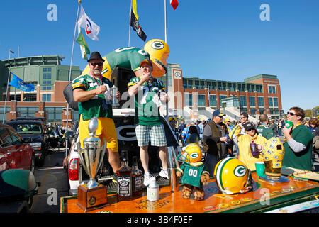 Oktober 2015 - Green Bay, WI, USA - GREEN BAY, WI-18. OKTOBER 2015 | Packers Fans Heckklappe am Lambeau Field vor dem Spiel Chargers-Packers. | (K.C. Alfred/ San Diego Union-Tribune (Bild: © K.C. Alfred/U-T San Diego Via ZUMA Wire) Stockfoto