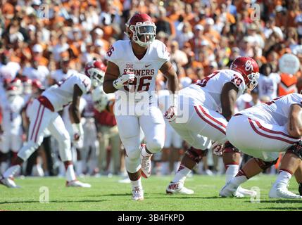 10. Oktober 2015: Oklahoma Sooners Fullback Dimitri Flowers #36 im NCAA Red River Showdown Football Spiel zwischen den Oklahoma Sooners und den Texas Longhorns im Cotton Bowl Stadium in Dallas, Texas, besiegte Oklahoma 24-17 Albert Pena/CSM(Credit Image: © Albert Pena/CSM via ZUMA Wire) Stockfoto