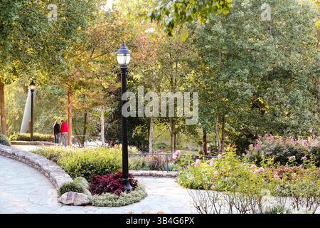19. September 2015 - Greenville, SC, Vereinigte Staaten von Amerika - Falls Park am Reedy River an der Main Street im Zentrum von Greenville, South Carolina. (Bild: © Richard Ellis Via ZUMA Wire) Stockfoto