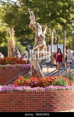 19. September 2015 - Greenville, SC, Vereinigte Staaten von Amerika - Erinnerung an die Skulptur Tuan entlang der Main Street im Zentrum von Greenville, South Carolina. (Bild: © Richard Ellis Via ZUMA Wire) Stockfoto