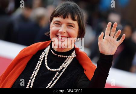 Oktober 2015 - Rom, Italien - ISABELLA ROSSELLINI auf dem roten Teppich beim Filmfestival in Rom 2015. (Foto: © Evandro Inetti Via ZUMA Wire) Stockfoto