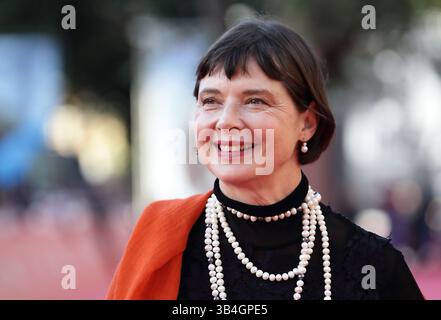 Oktober 2015 - Rom, Italien - ISABELLA ROSSELLINI auf dem roten Teppich beim Filmfestival in Rom 2015. (Foto: © Evandro Inetti Via ZUMA Wire) Stockfoto